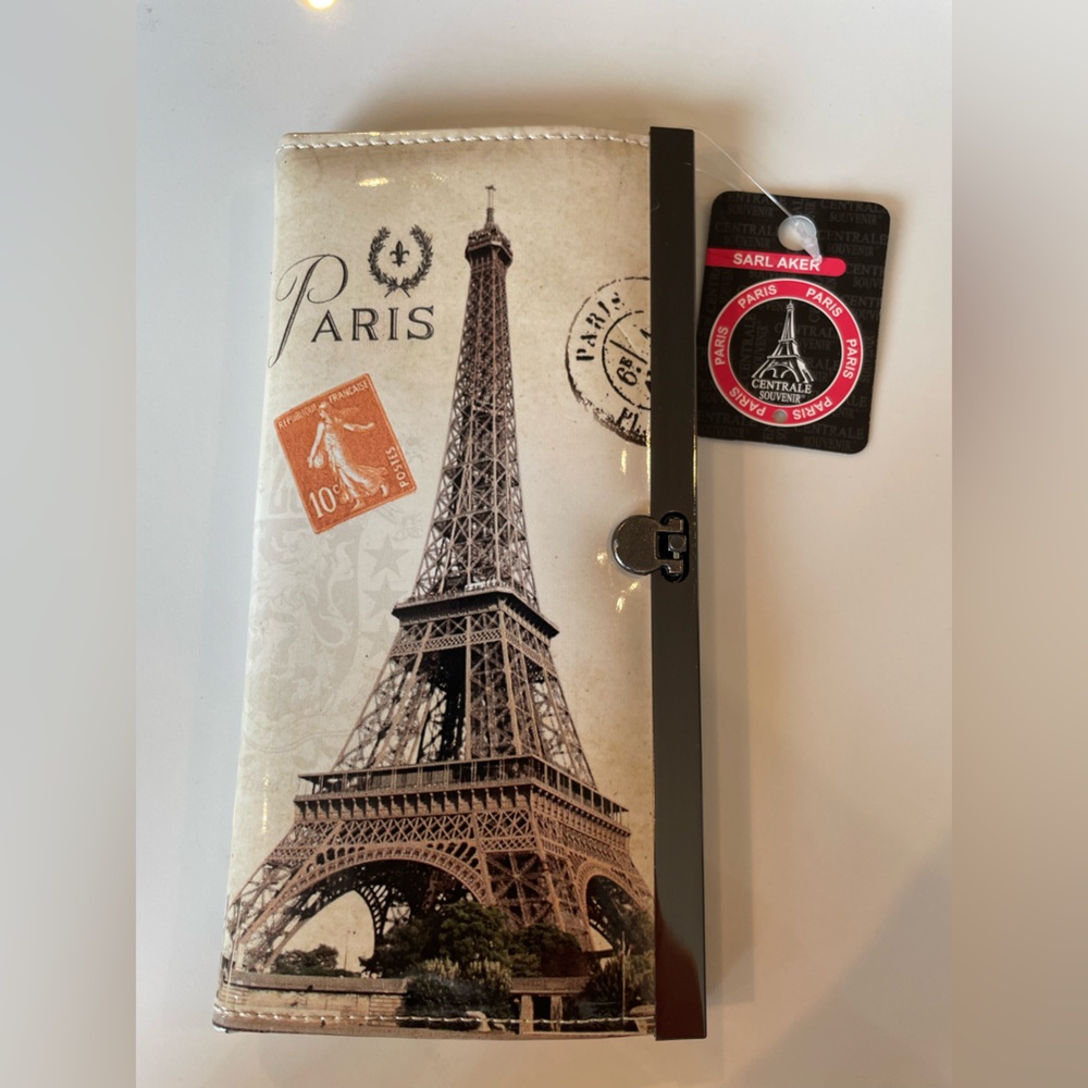 NWT  SARL AKER PARIS Women Wallet 7.5 ✖️4 in